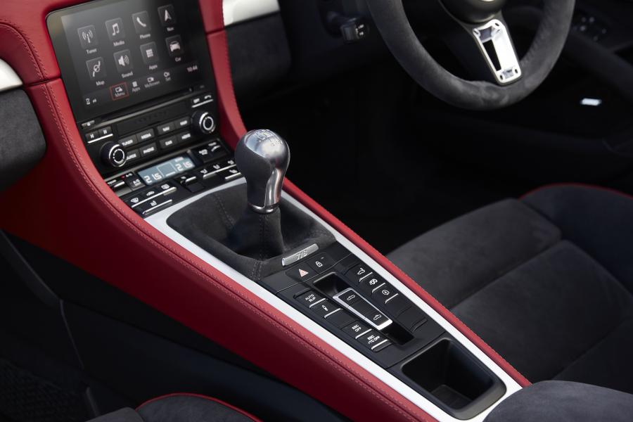 Детали интерьера Porsche 718 Spyder (982) 2020 года  (AU) (фото 19 из 40)